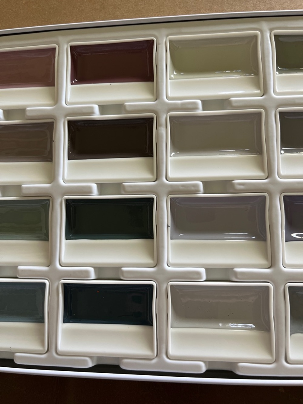 Fuumuui 24-Color Opaque Semi-Solid Watercolor Paint Set - Picture 5 of 6